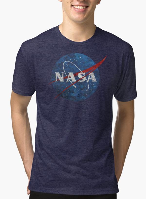 Ali Naqvi T-SHIRT NASA Vintage Emblem Purple T-shirt